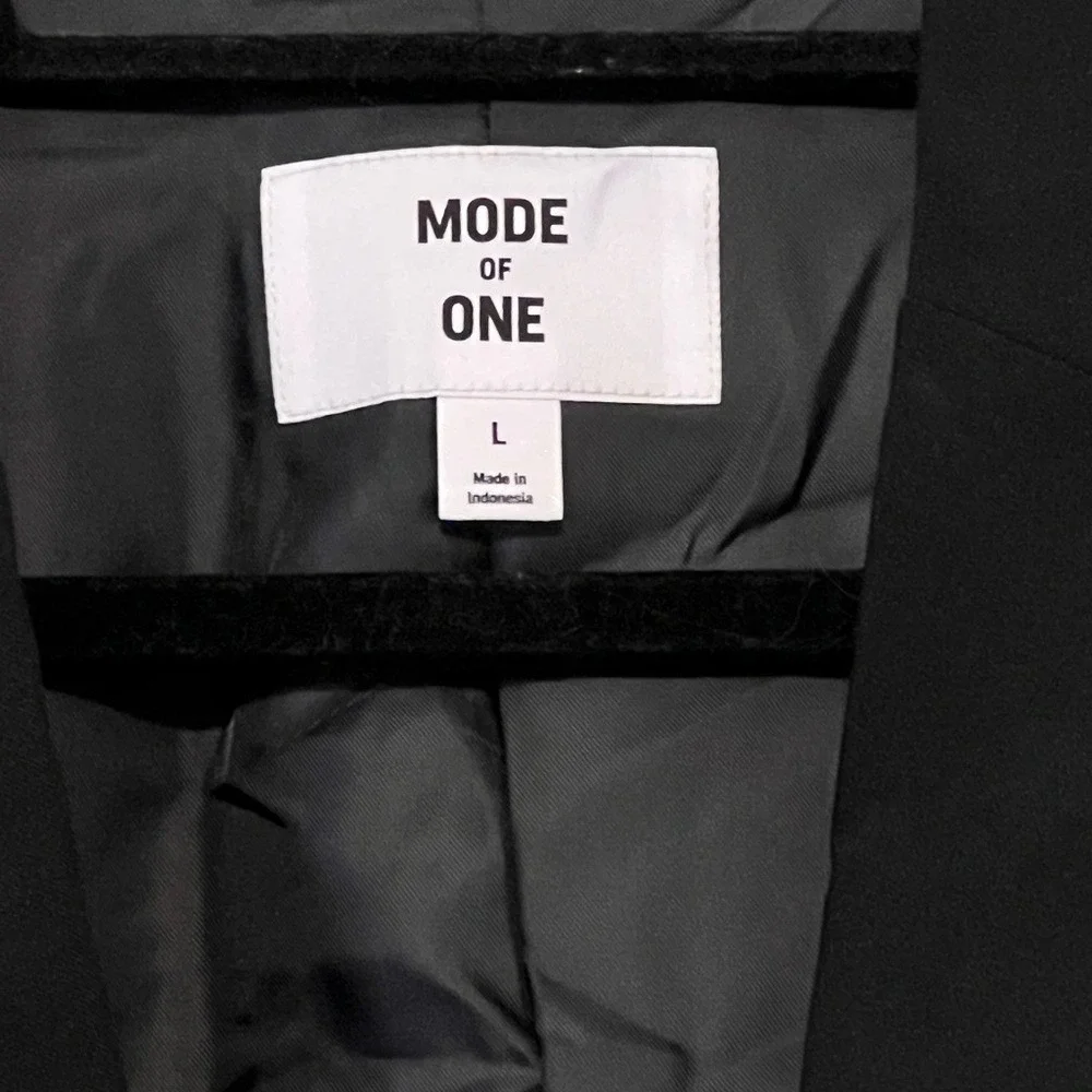 Mode of One Single Vested Men's Blazer, 3-Button, Color Black,‎ Size Large